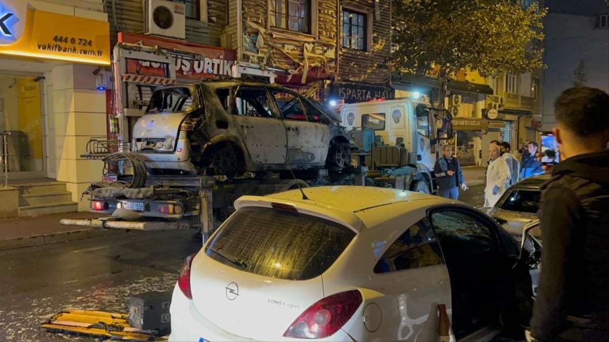 İstanbul da araçlar alev topuna döndü