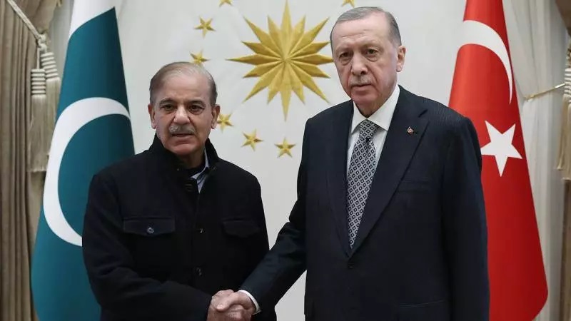 Dolmabahçe de kritik temas!
