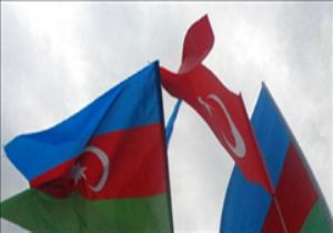 Azerbaycan Gemileri Yaktı: