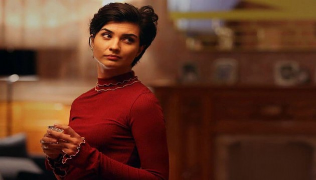 Son pozu olay oldu! Tuba Büyüküstün estetik mi yaptırdı?