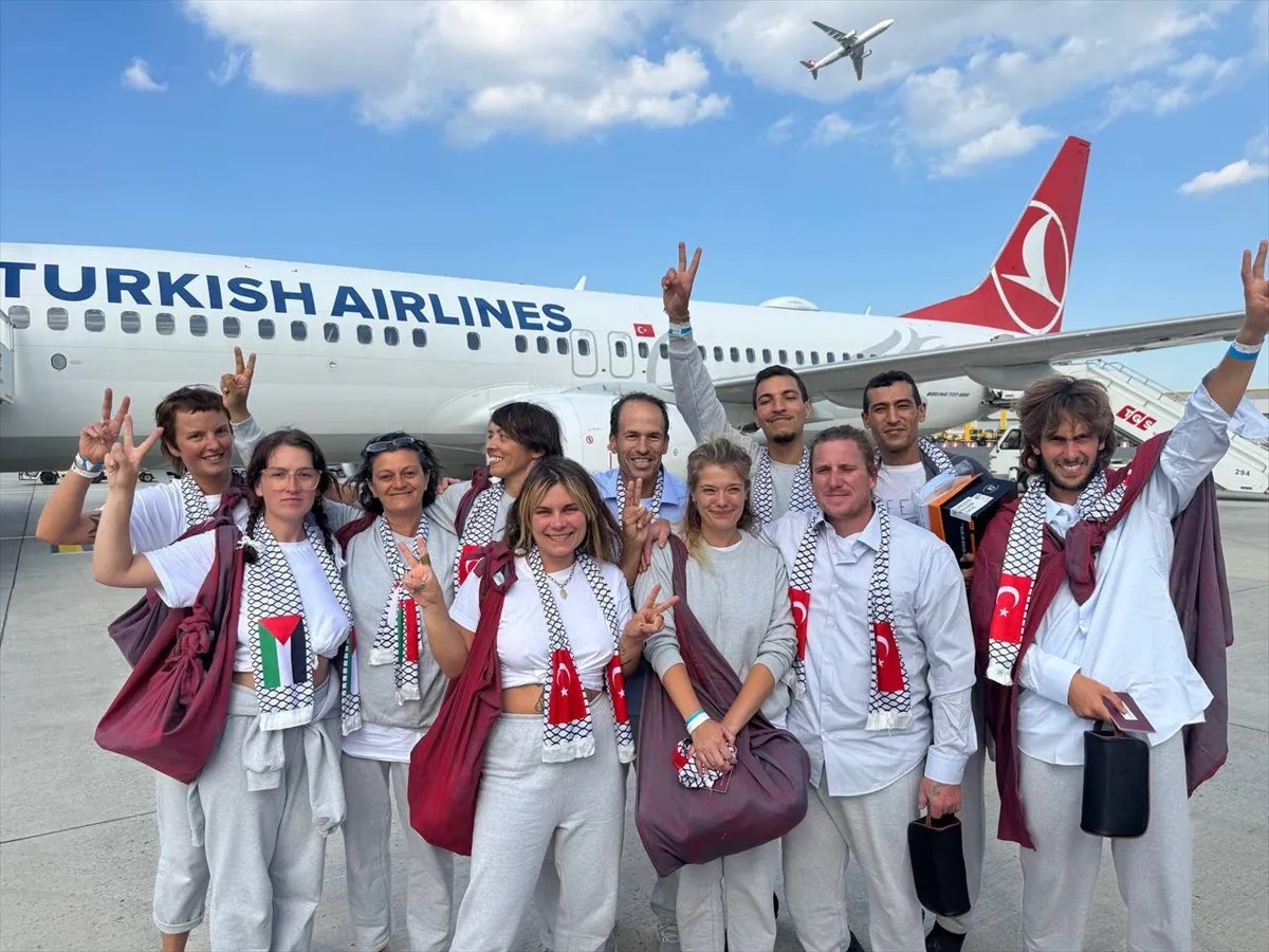 Özgürlük Filosu aktivistleri İstanbul a geldi