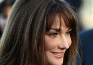 Carla Bruni Dava Açtı