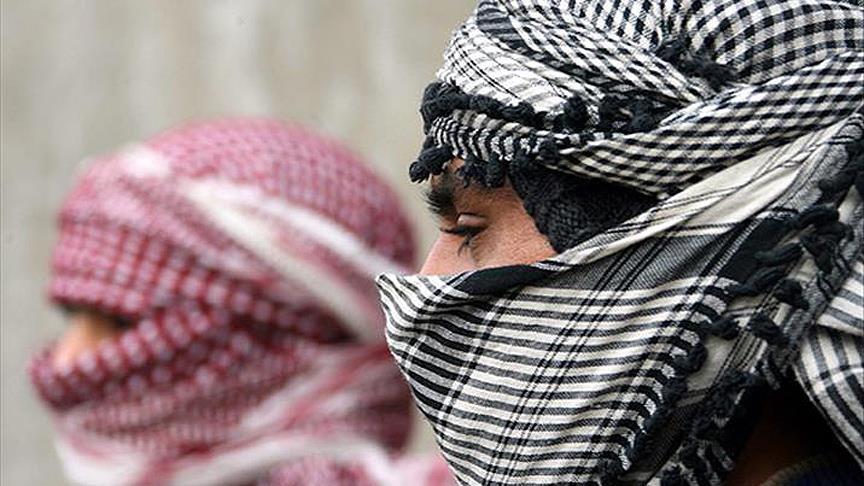 Taliban 2 ilçeyi ele geçirdi