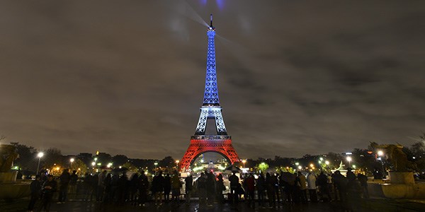 Paris te polisi alarma geçiren olay