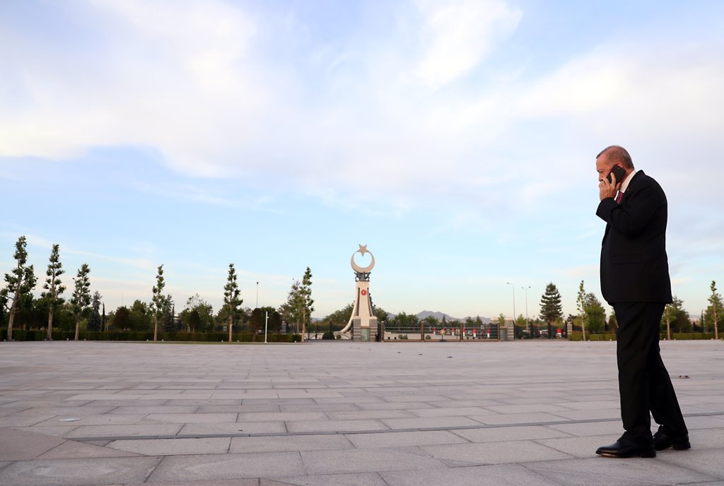 Cumhurbaşkanı Erdoğan dan  Ankara da mesaiye devam  paylaşımı