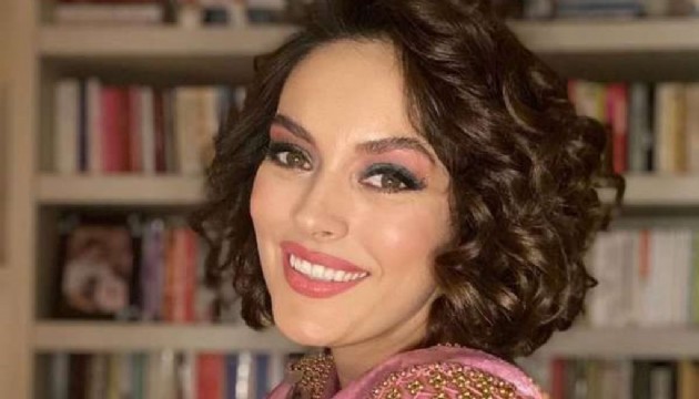 Ezgi Mola haberi böyle duyurdu!