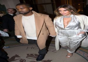 Kim Kardashain dekoltenin ayarını kaçırdı!