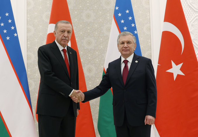 Erdoğan, Mirziyoyev ile bir araya geldi