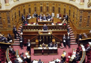 Fransa da mahkeme  Noel Kreşi laikliğe aykırı  dedi!