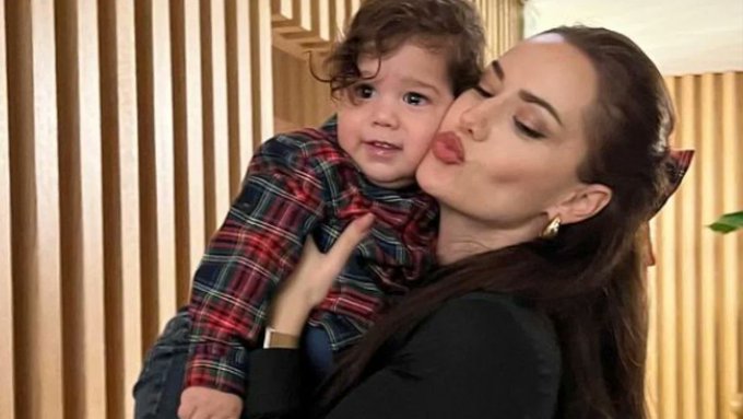 Fahriye Evcen küçük oğlu Kerem le gezmelerde!