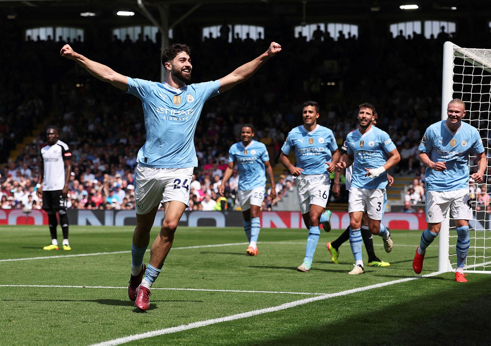 Manchester City, Fulham ı yenerek liderliğe yükseldi