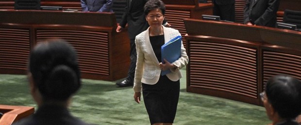 Hong Kong da meclis oturumu iptal oldu