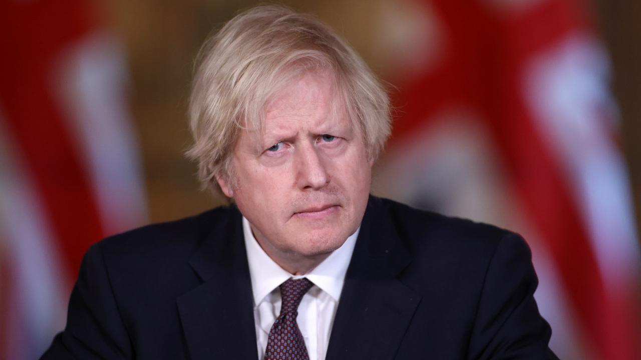 İngiltere de benzin krizi büyüyor! Johnson özür diledi