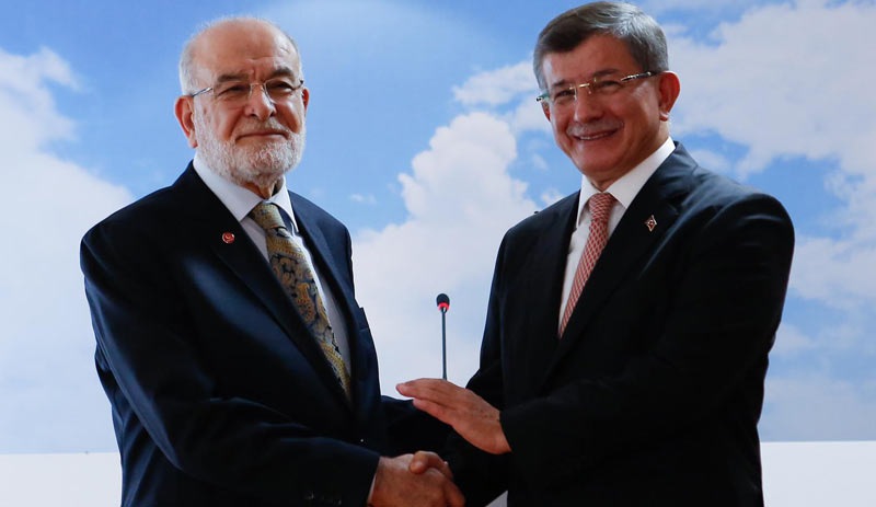 Karamollaoğlu ile Davutoğlu bir araya geldi