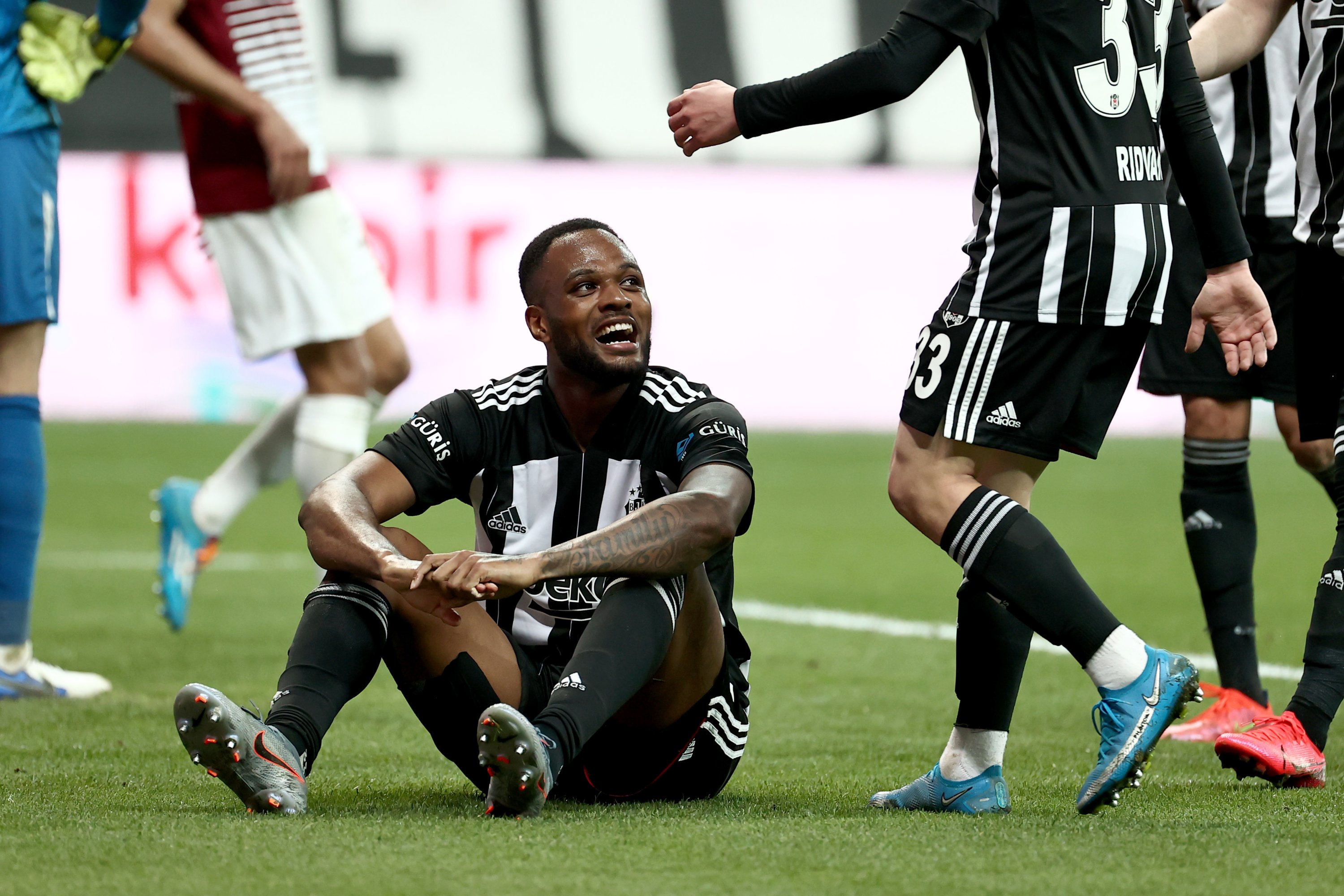 Beşiktaş ta Larin bilmecesi!