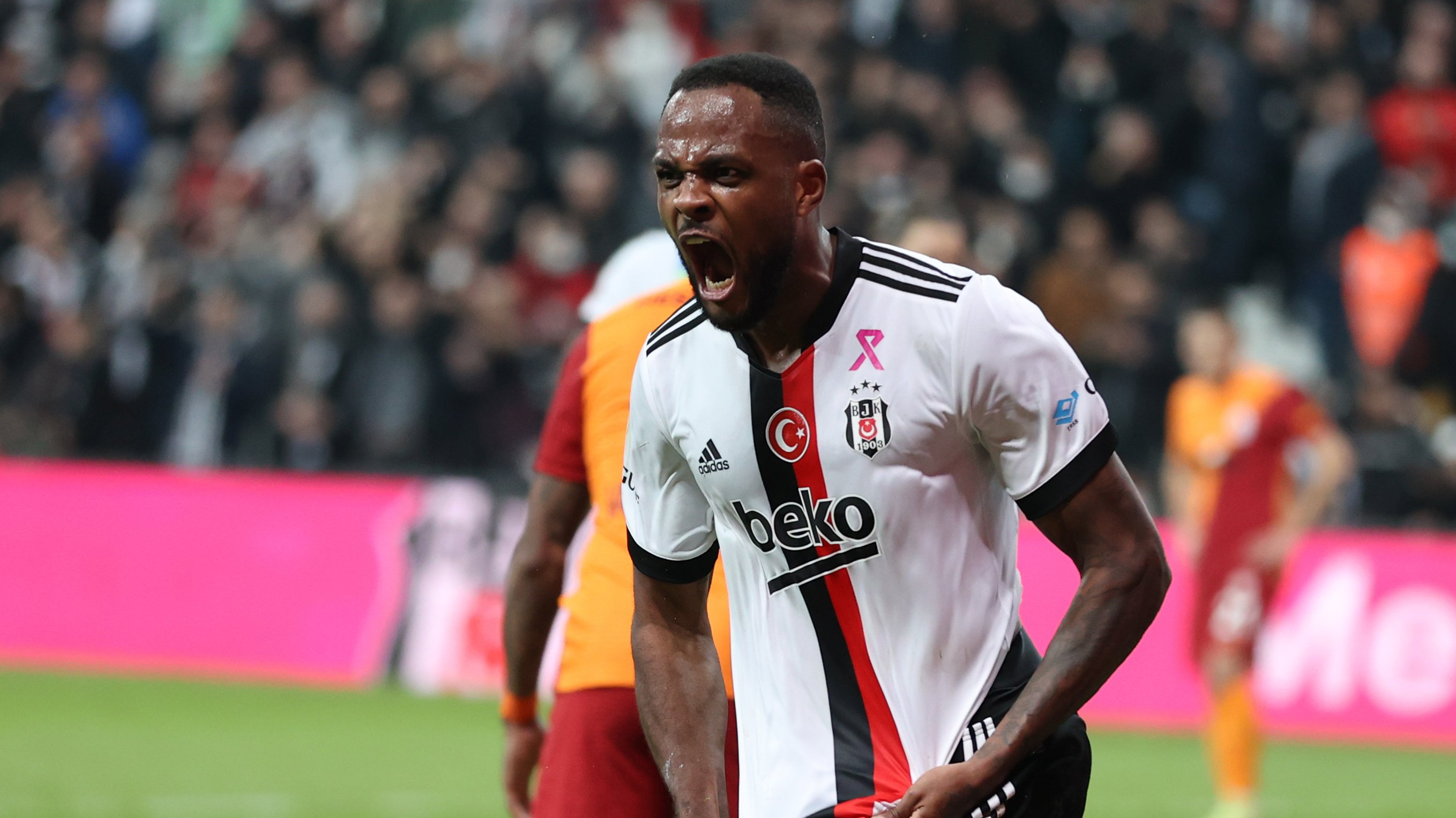 Beşiktaş a Larin den kötü haber