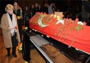 Esin Afşar a Sahnede Son Alkış