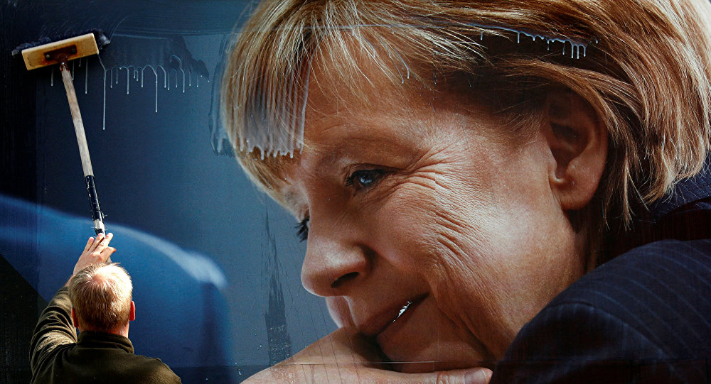 Merkel den  silah sevkiyatı  açıklaması