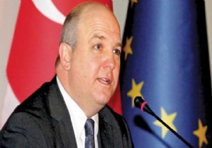 AK Komiserinden Çarpıcı Özeleştiri: