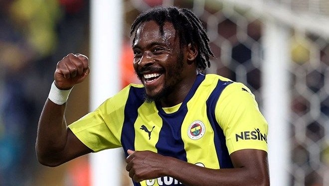 Beşiktaş a gitmeyen Osayi-Samuel imzayı atıyor