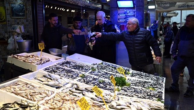 Trabzon u fırtına vurunca hamsi fiyatı uçtu