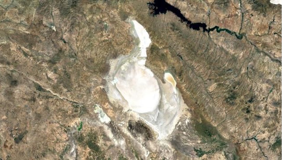 Tuz Gölü ndeki kuraklık  uydu görüntülerine yansıdı