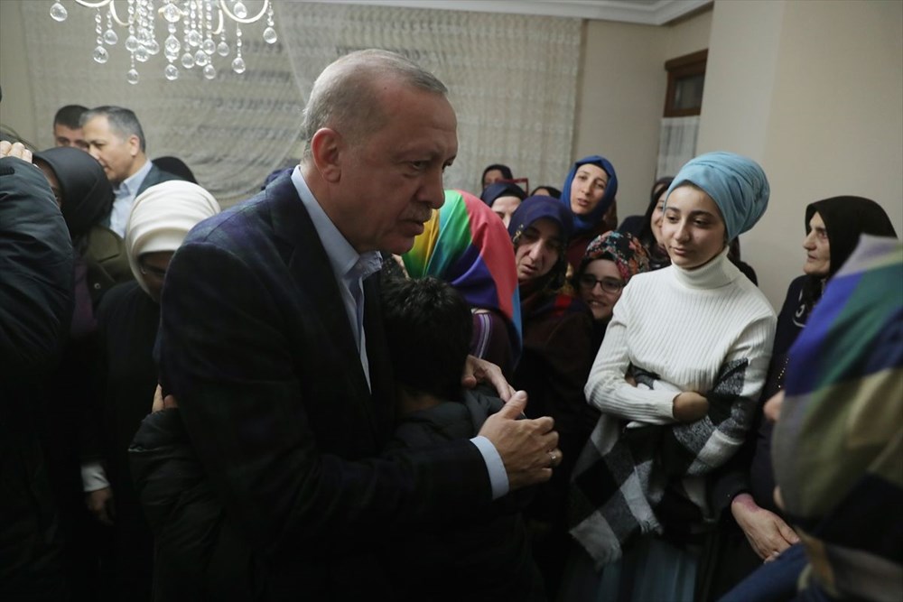 Erdoğan dan İdlib şehidinin evine taziye ziyareti