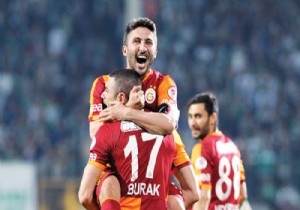 Kendi Sahasında Rezil Oldu!