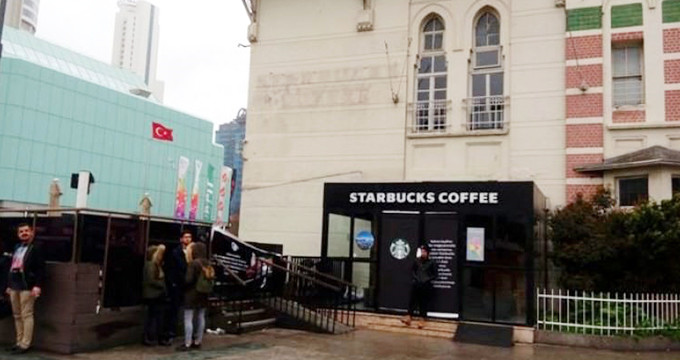 Starbucks un kapısına mühür vuruldu