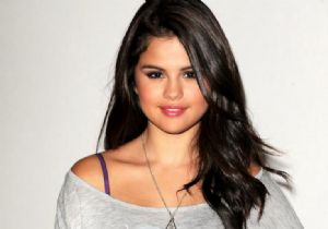 Selena Gomez  Olgunlaşmamış!