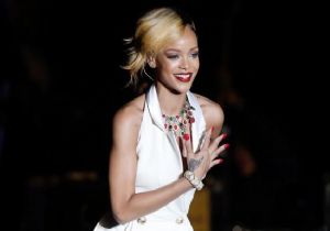 Şarkıcı Rihanna Kimdir? Rihanna Hayatı, Kariyeri, Fotoğraf ve Videoları