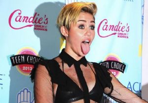 Miley Cyrus Nasıl Meşhur Oldu? Miley Cyrus Şarkıları, Filmleri, Fotoğrafları