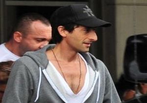  Piyanist  Adrien Brody İstanbul da!