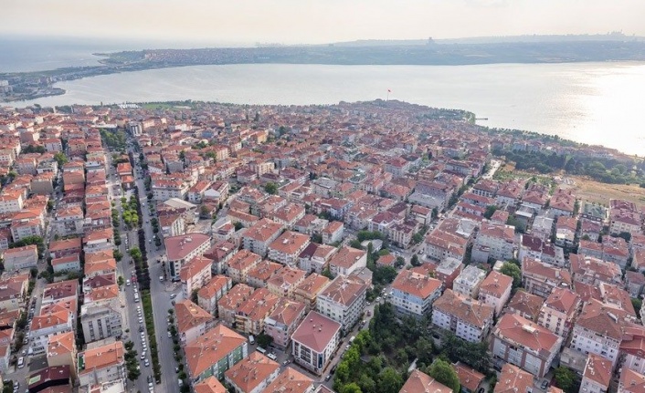 İstanbul da deprem sonrası mühürlenen 9 bina boşaltıldı