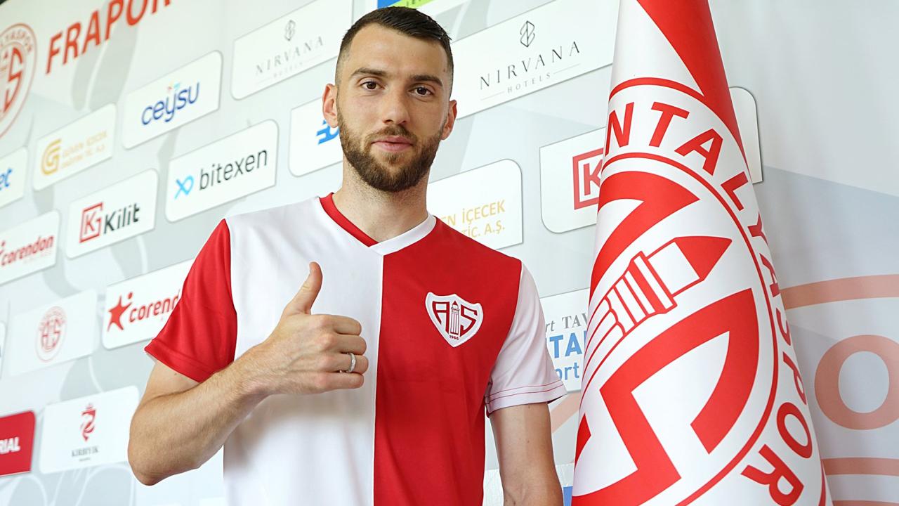 Erasmus a gider gibi 6 ay önce ayrıldığı Süper Lig e geri döndü