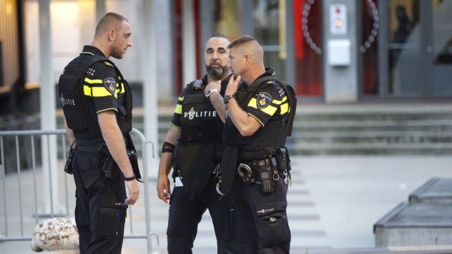 Başörtüsünü çıkarmak istemeyen 14 yaşındaki kıza saldırı