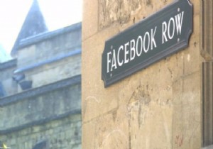 Oxford'da sosyal medya tabelaları