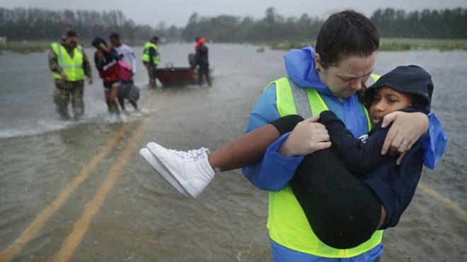 Florence Kasırgası ABD de can almaya başladı: 4 ölü