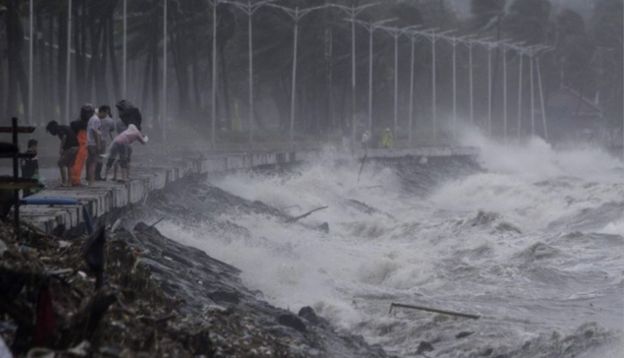 Önce 6,9 ile sallandı, şimdide tsunami bekleniyor