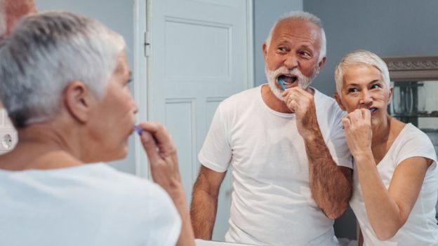 Diş eti iltihabı Alzheimer a neden oluyor mu?