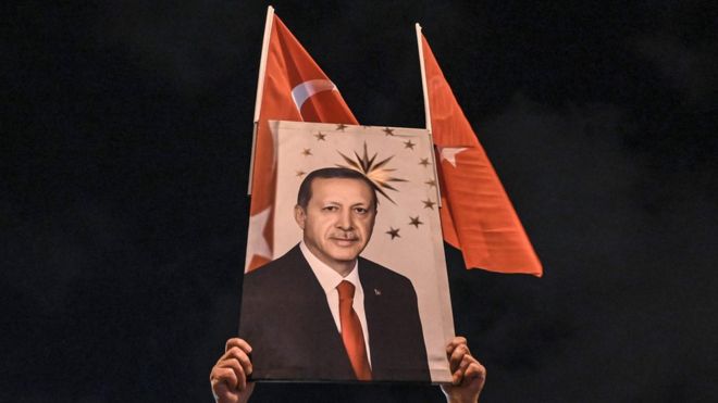  Antalya daki şenlikte Erdoğan ın fotoğrafı indirildi  iddiası