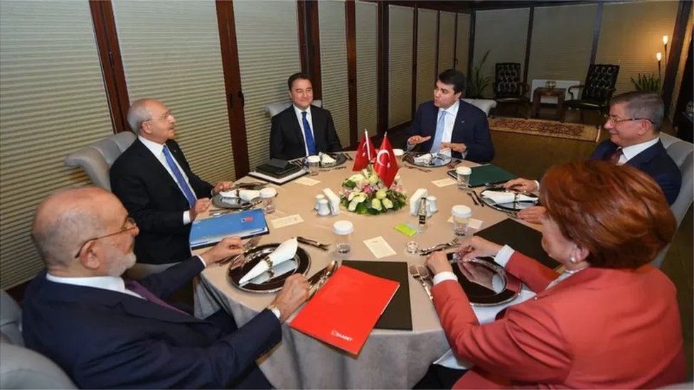 Liderler CHP Genel Merkezi nde toplandı