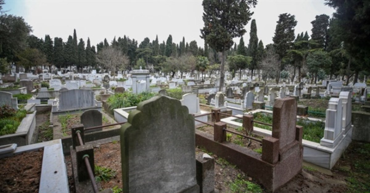 Mezar karaborsası: 2 milyon liraya mezar yeri...