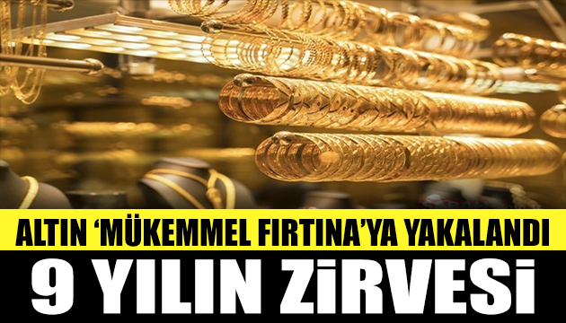 Altın ve gümüş  mükemmel fırtına yla uçuyor