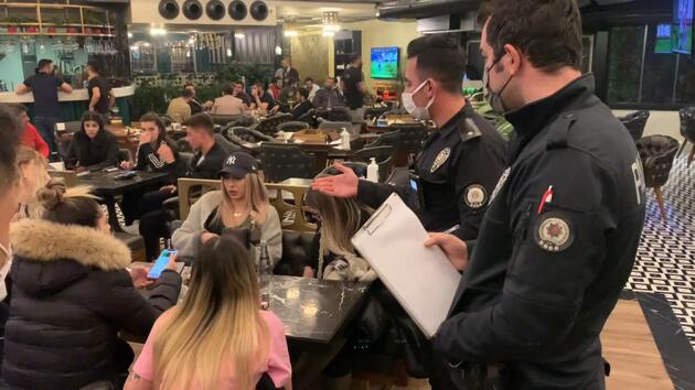 Nargile kafeye polis baskını
