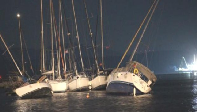 Deprem sonrası denizde tüyler ürperten görüntü