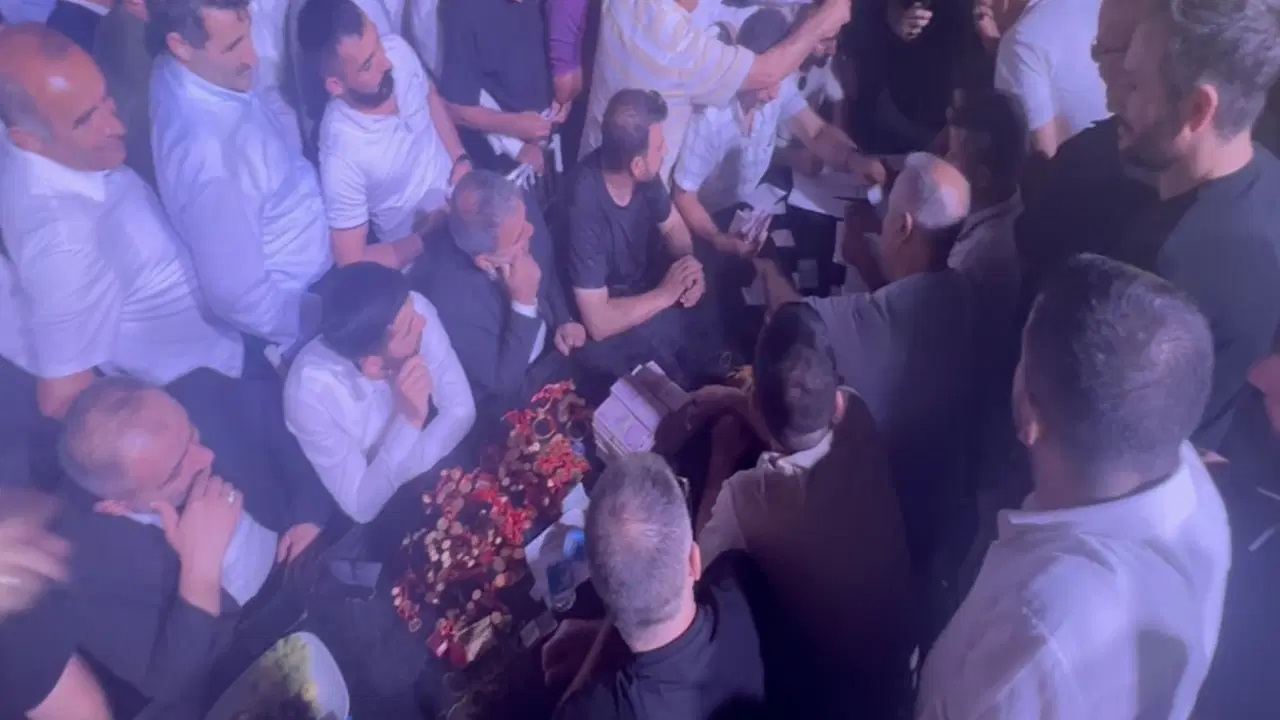 Düğün takıları valize sığmadı