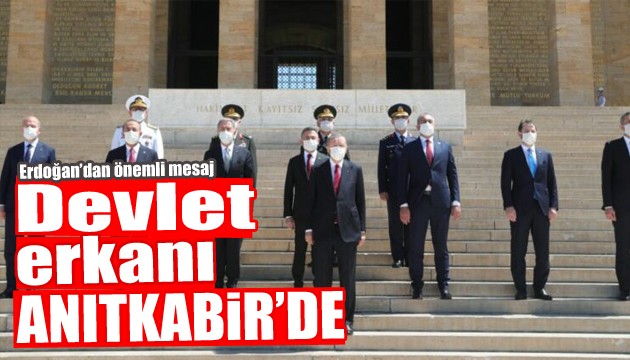 Cumhurbaşkanı Erdoğan Anıtkabir'de