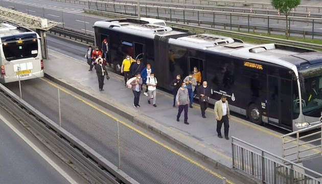 Normalleşmenin ilk sabahında İstanbul'da hareketlilik başladı