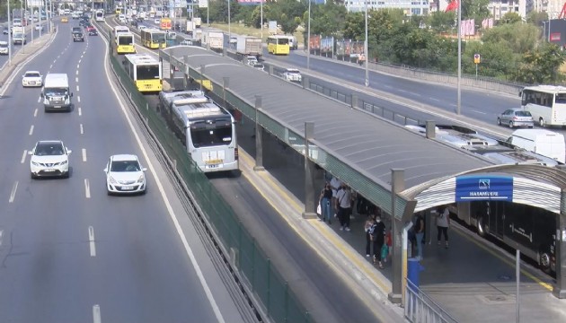 Aşırı sıcaktan asfalt eridi